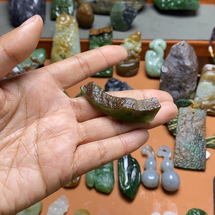 和田玉颈饰未镶嵌