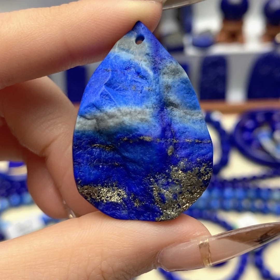 青金石未镶嵌颈饰