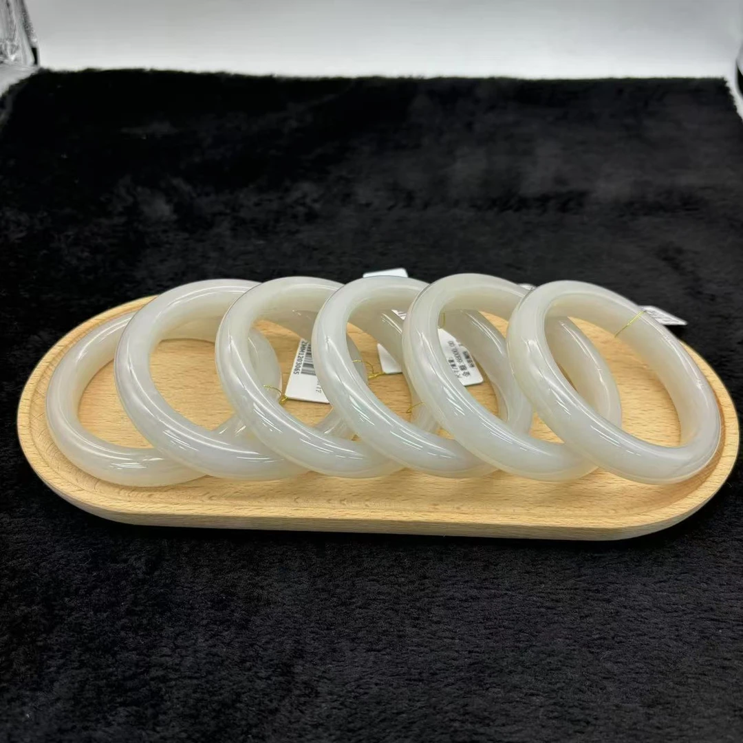 天然和田玉手镯精美时尚气质有瑕款多样性发货其一61