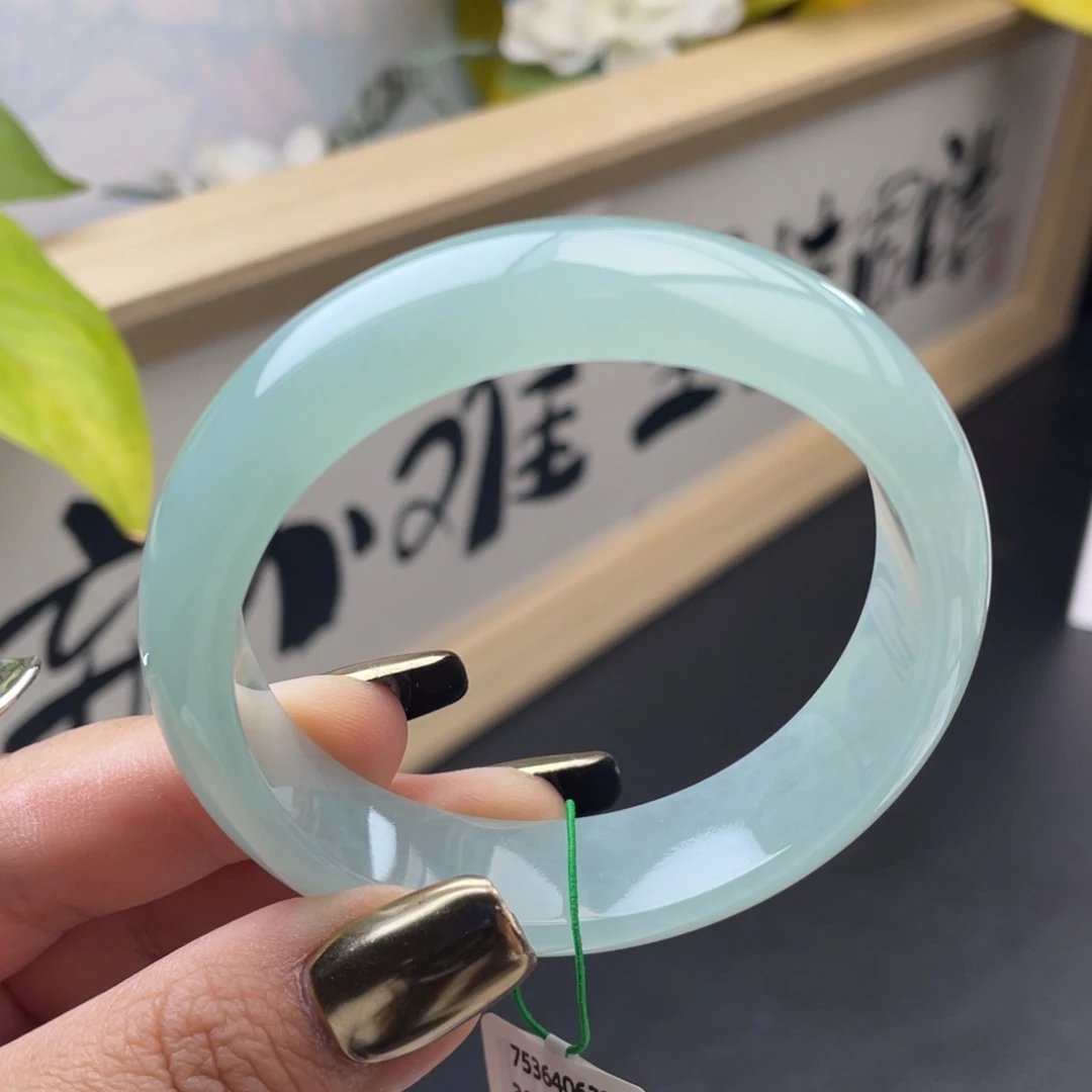 翡翠未镶嵌手镯冰胶蓝正圈手镯