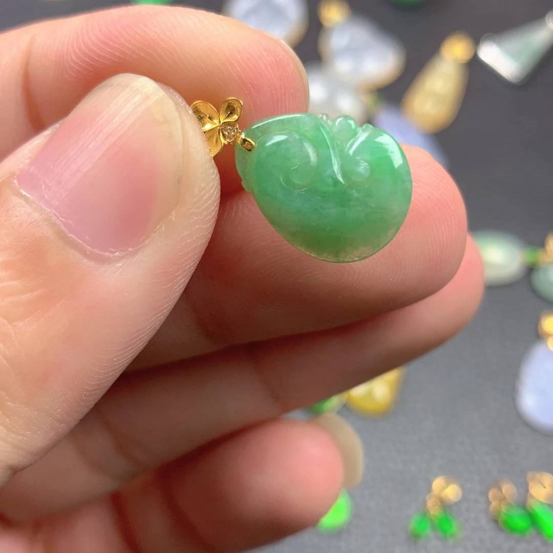 【闪购商品】颈饰18K金镶嵌翡翠翡翠