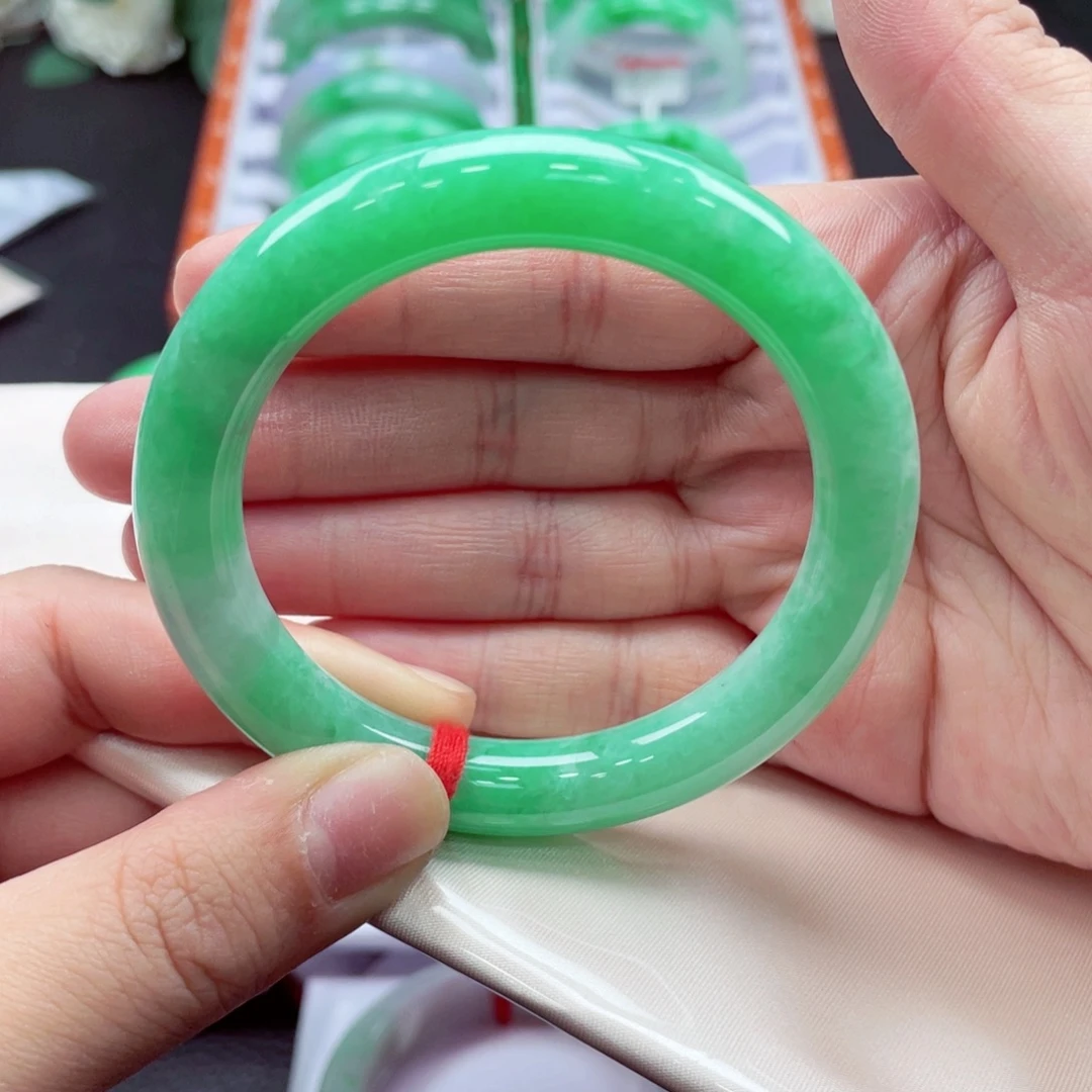 翡翠未镶嵌手镯翡翠