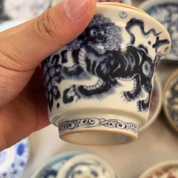 杯景德镇青花狮子两才马蹄盖碗