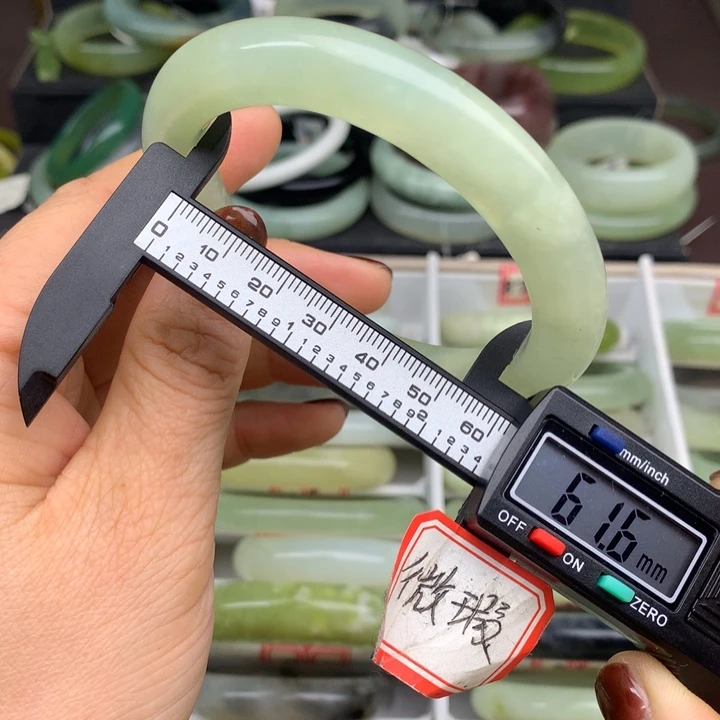 蛇纹石玉未镶嵌手镯861