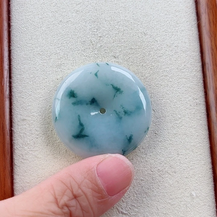 翡翠未镶嵌颈饰孤品