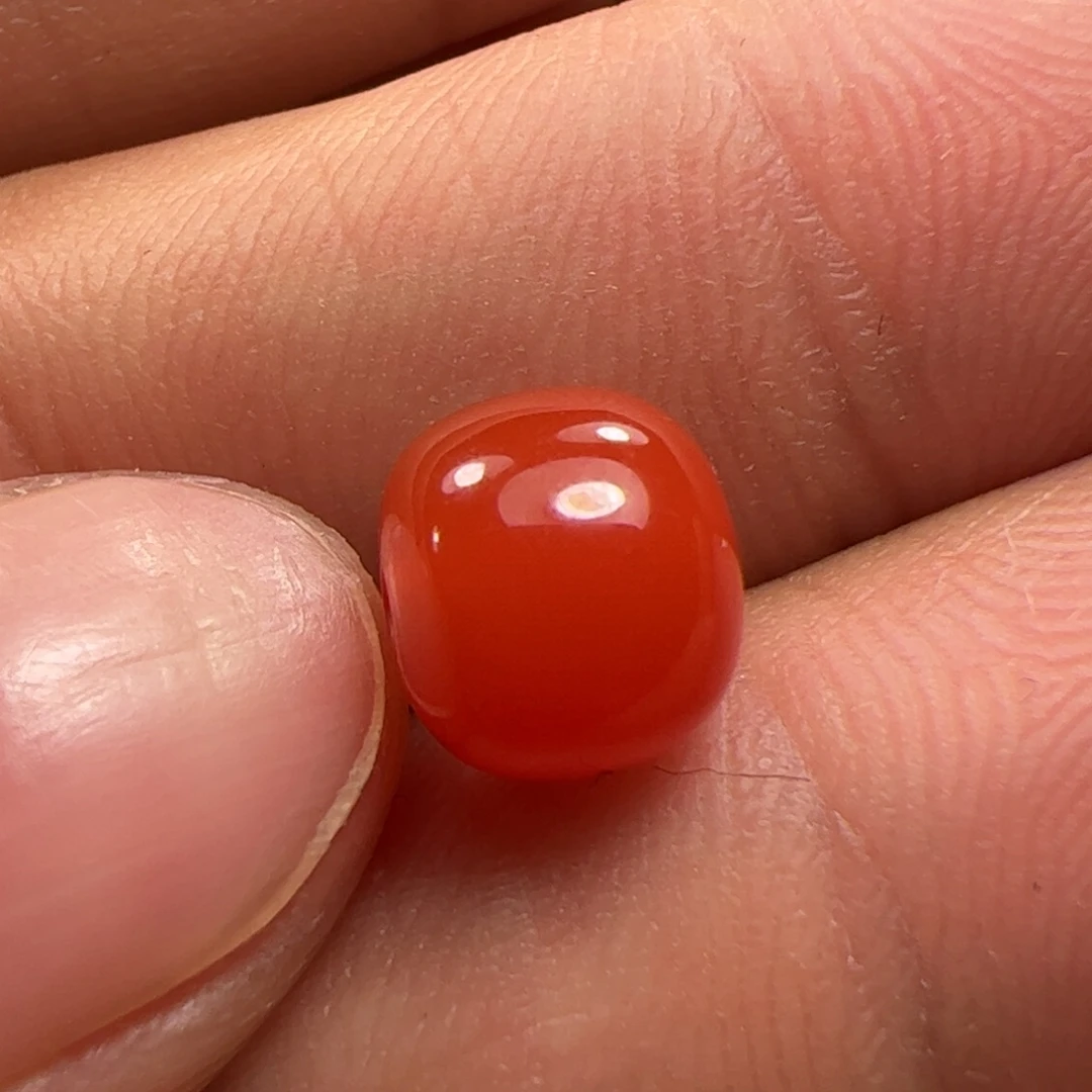 南红玛瑙珠子未镶嵌小****？