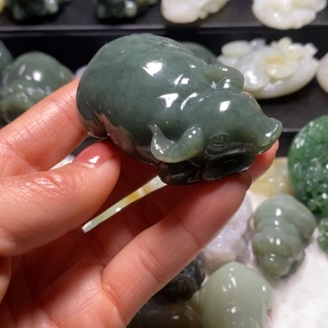 颈饰未镶嵌和田玉（糖玉）