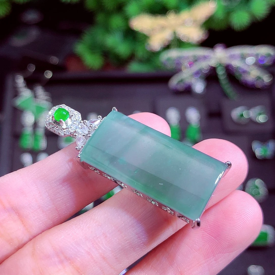 颈饰未镶嵌翡翠天然