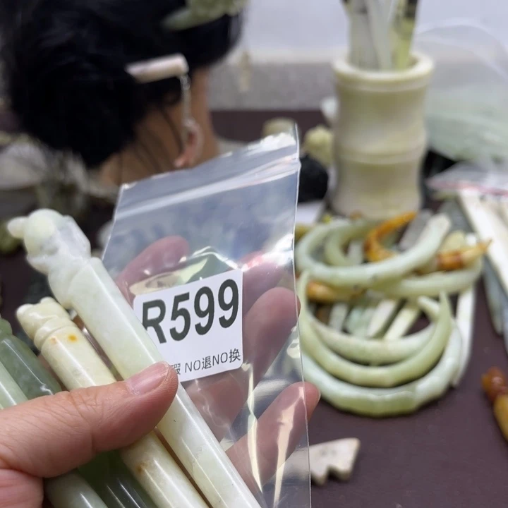 蛇纹石玉发饰合金l****0