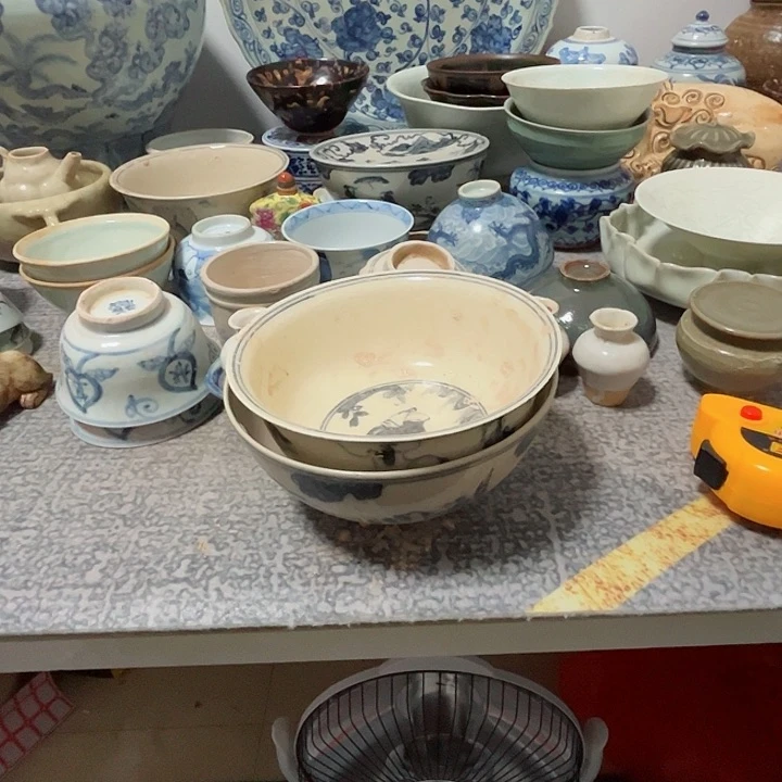 碗记青花文饰的一个碗