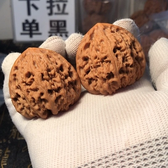 L***亮把件文玩核桃三角疆44mm