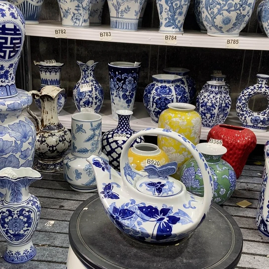 摆件花瓶手绘釉下彩