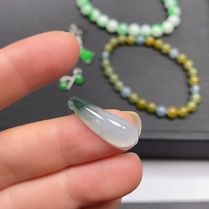 颈饰未镶嵌翡翠福瓜
