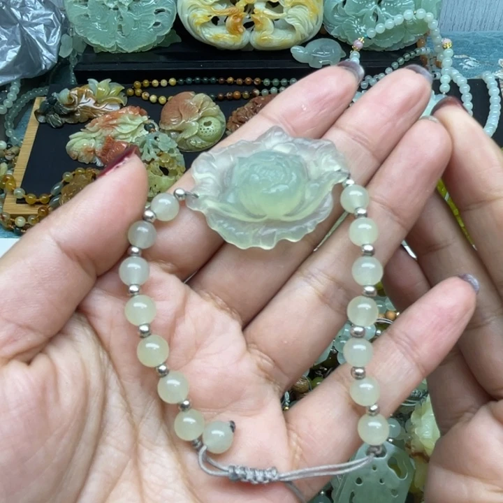 蛇纹石玉未镶嵌颈饰