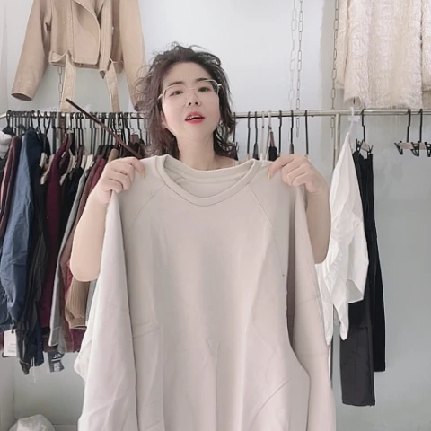 大班小朋友在学校