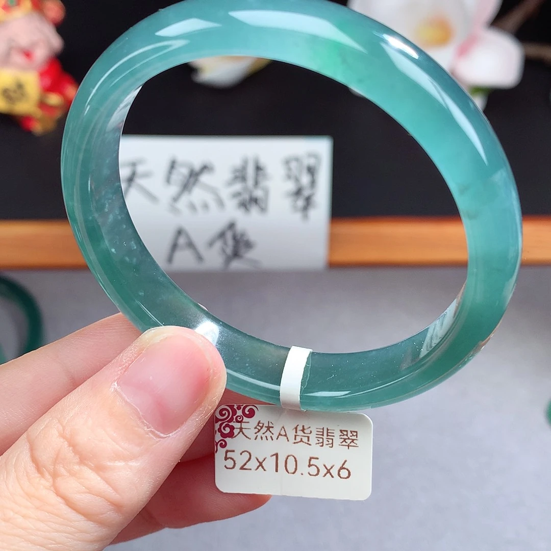 翡翠手镯（圆镯）未镶嵌