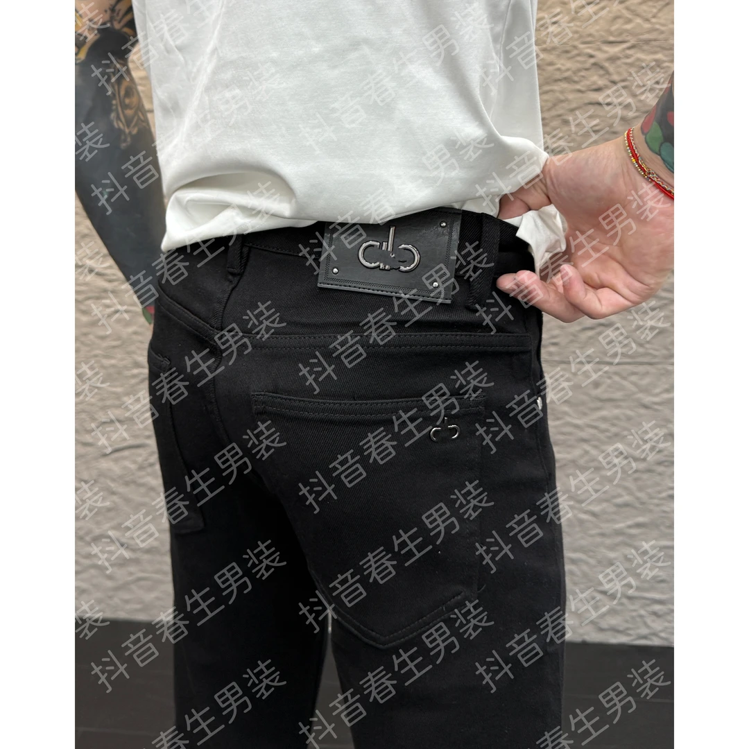 2025早秋新款时尚休闲百搭净版纯色小直筒牛仔裤8953