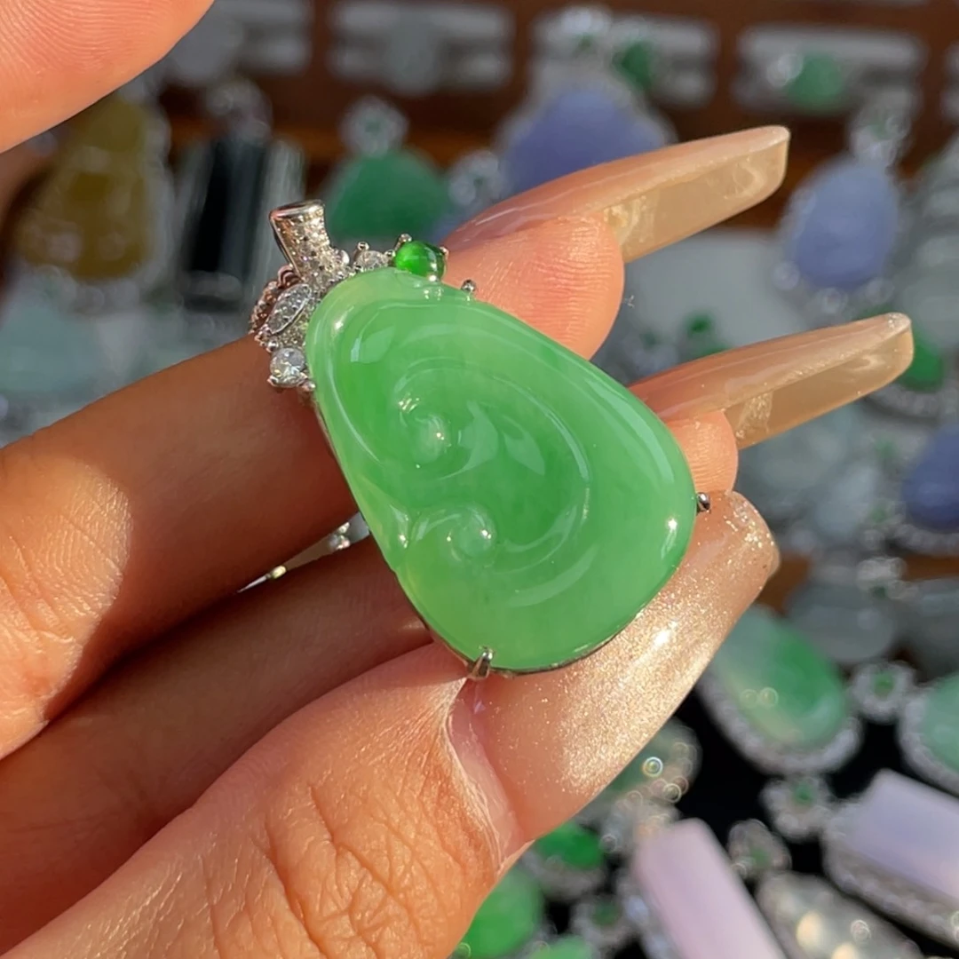 颈饰银S925镶嵌翡翠吊坠