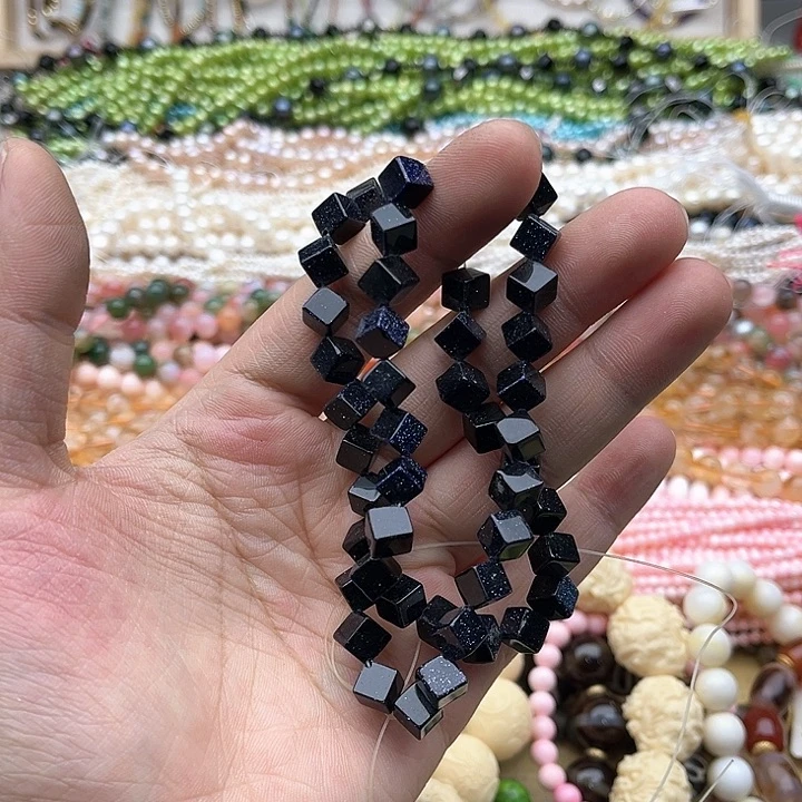 玛瑙/玉髓珠宝半成品未镶嵌一条6mm左右蓝砂石对角方糖珠