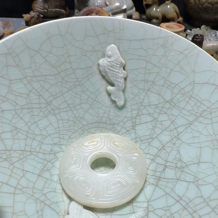 用***1瓷片双鱼青瓷开片大碗