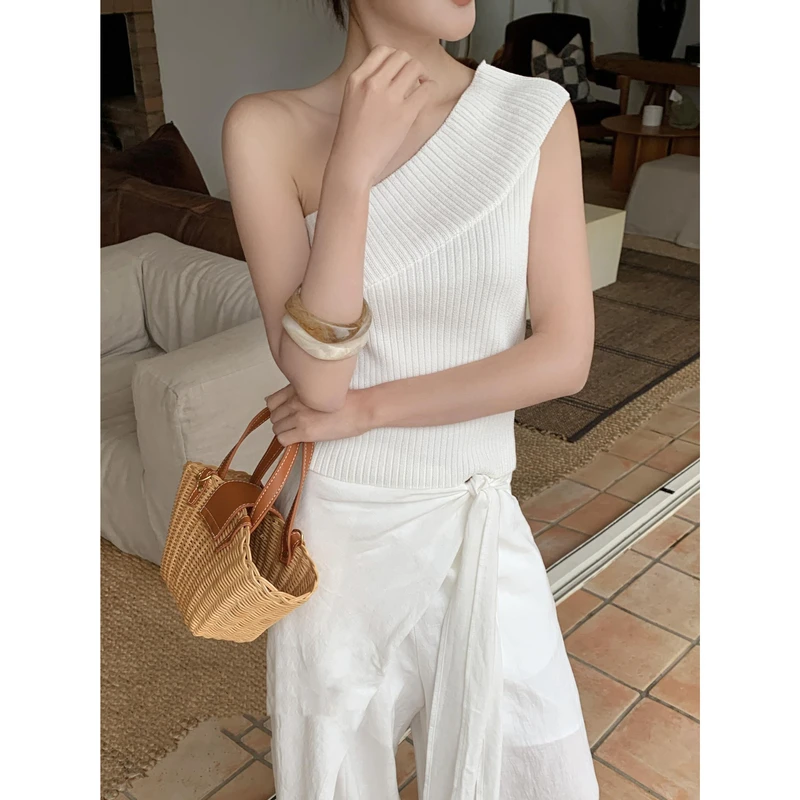 2025夏季新款韩版时尚百搭显瘦不对称露肩小众设计针织背心上衣女