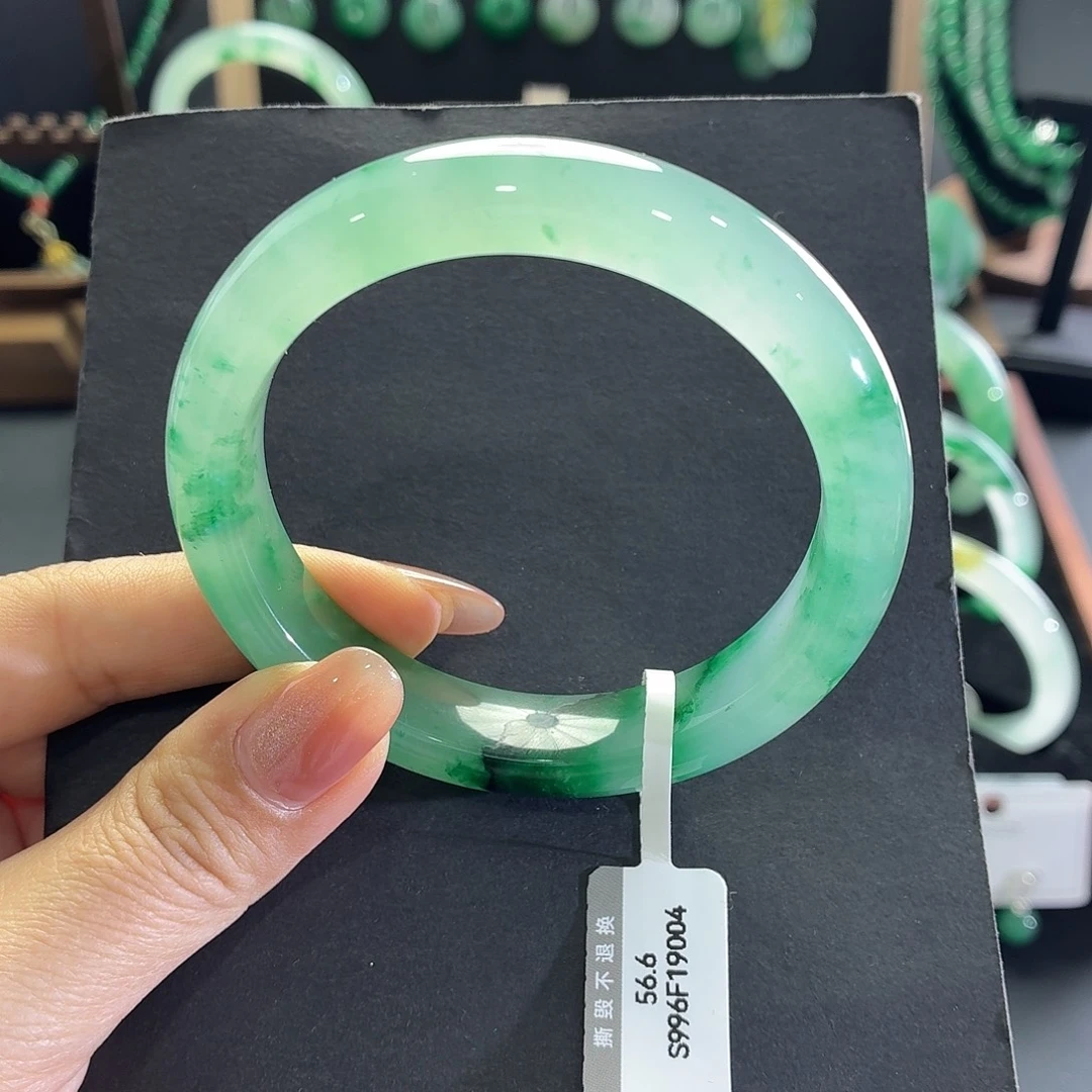 石英质玉未镶嵌手镯56.8圈口