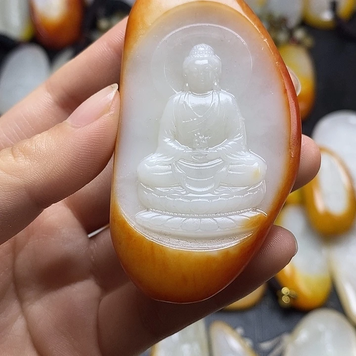 征***里和田玉未镶嵌颈饰