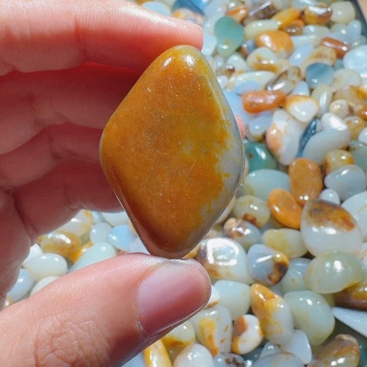 和田玉（糖玉）未镶嵌颈饰32克