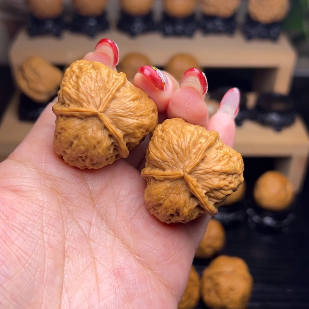 文玩核桃吊坠8z------37尺