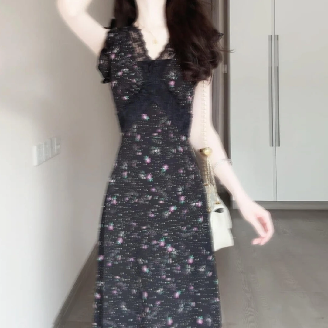 夏天黑色蕾丝v领碎花连衣裙子女夏季后妈裙2025新款爆款洋气长裙
