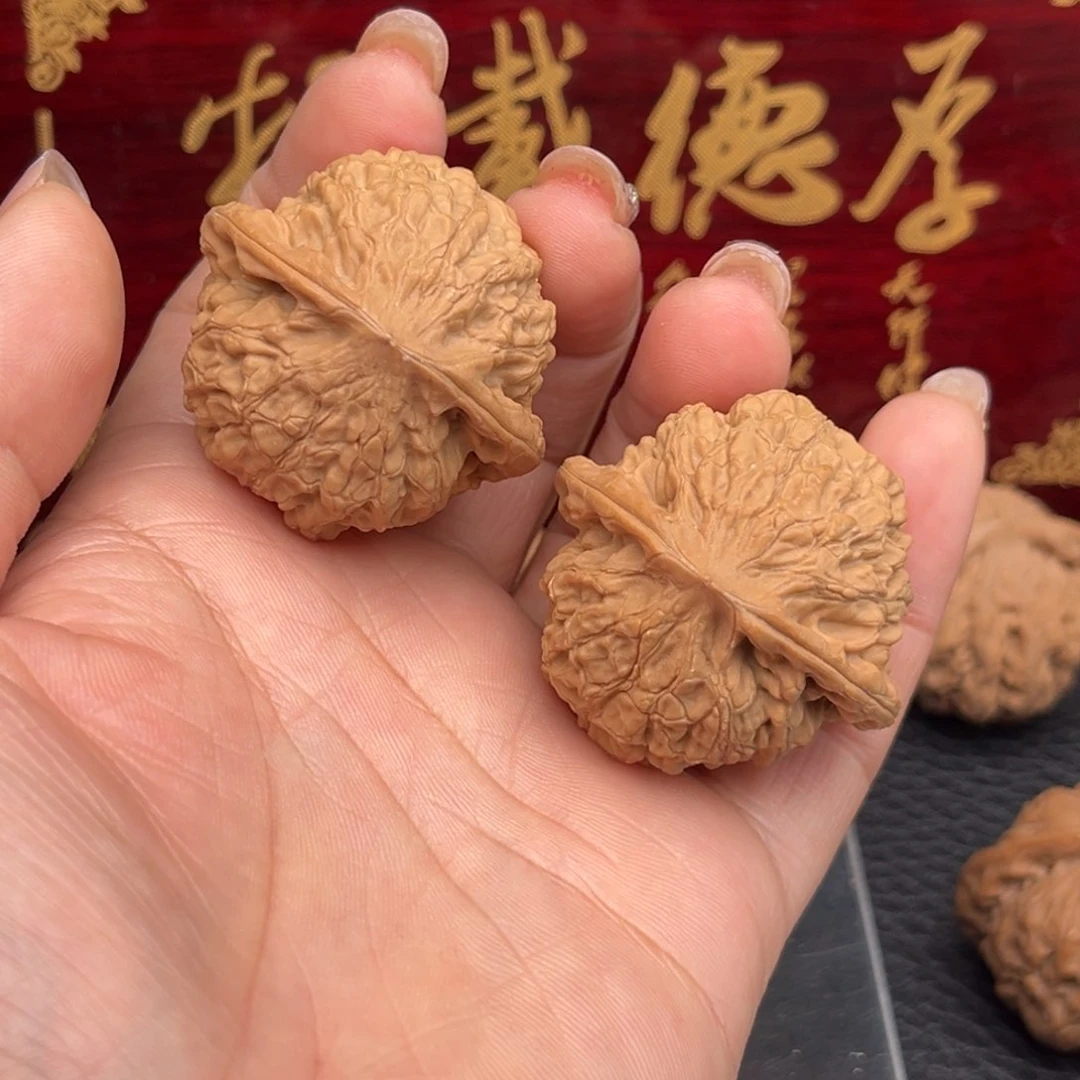 文玩核桃吊坠勇**畏金牛