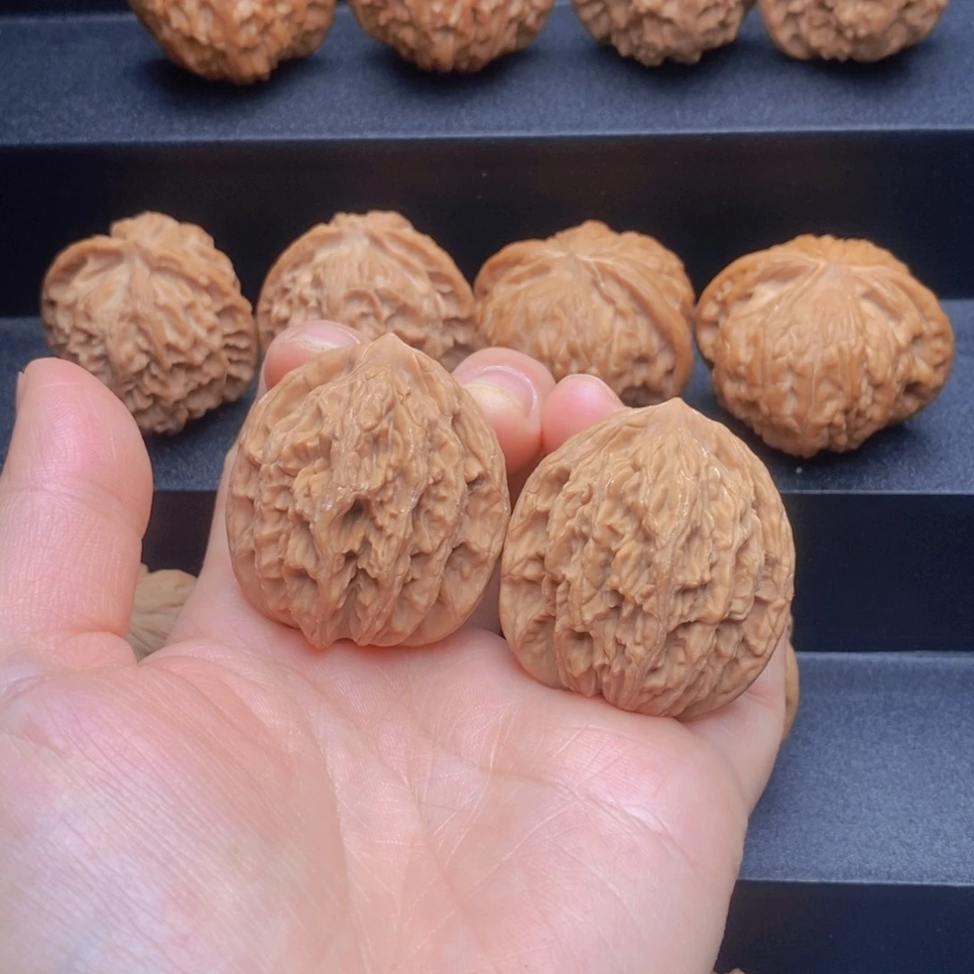 把件文玩核桃麦穗虎头