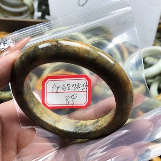 蛇纹石玉手镯未镶嵌你**呦