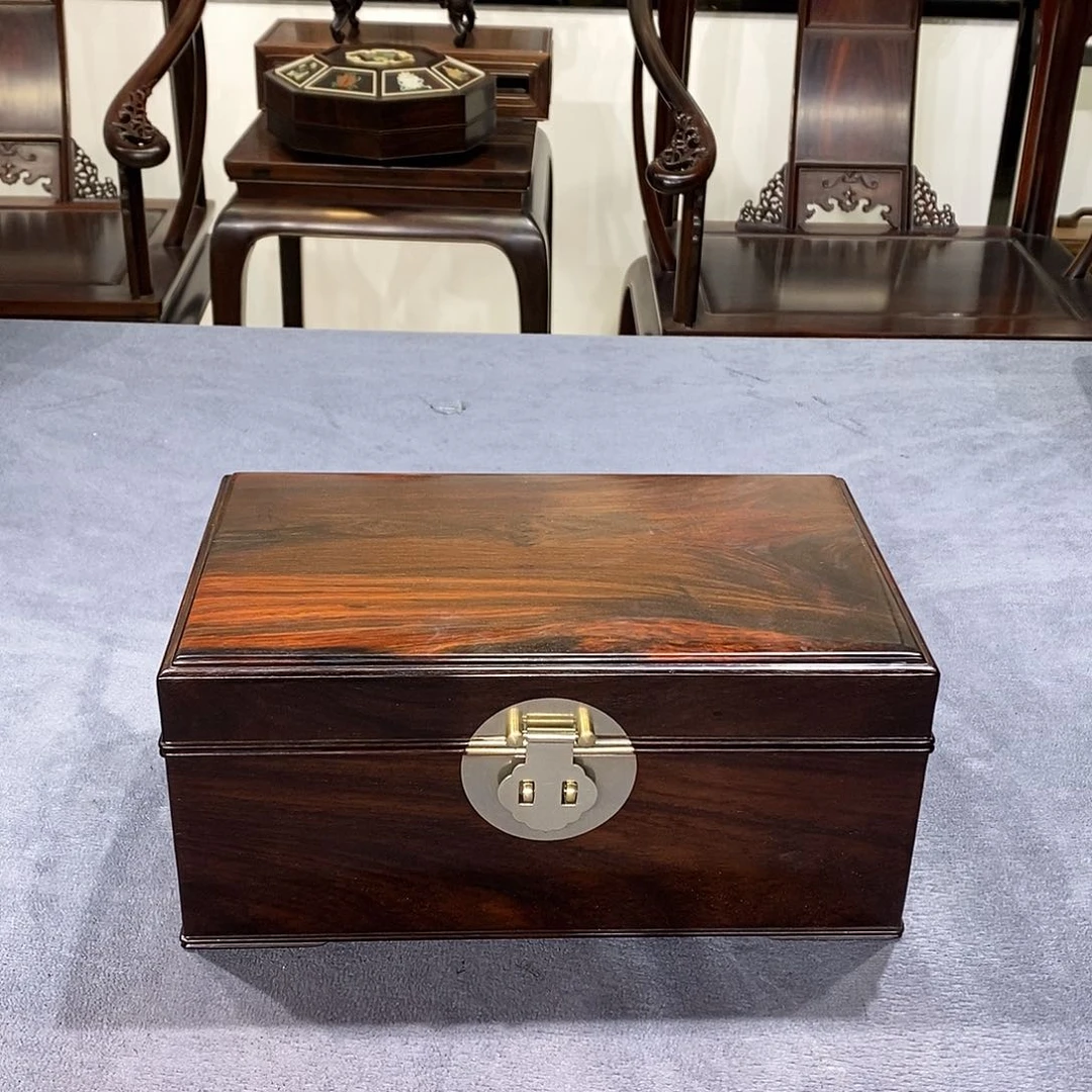 红酸枝木类成套家具首饰盒