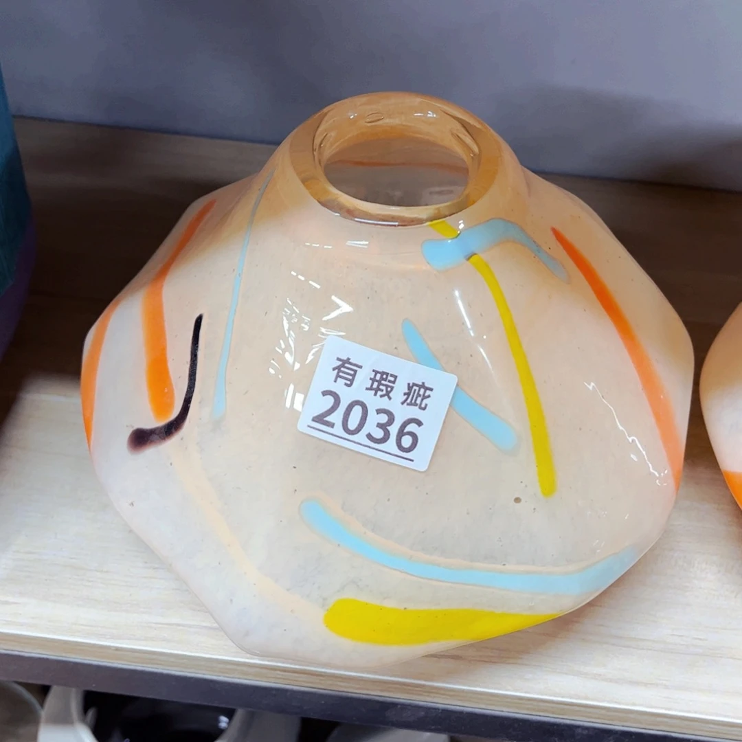 2036 家悦美居琉璃花瓶摆件瑕