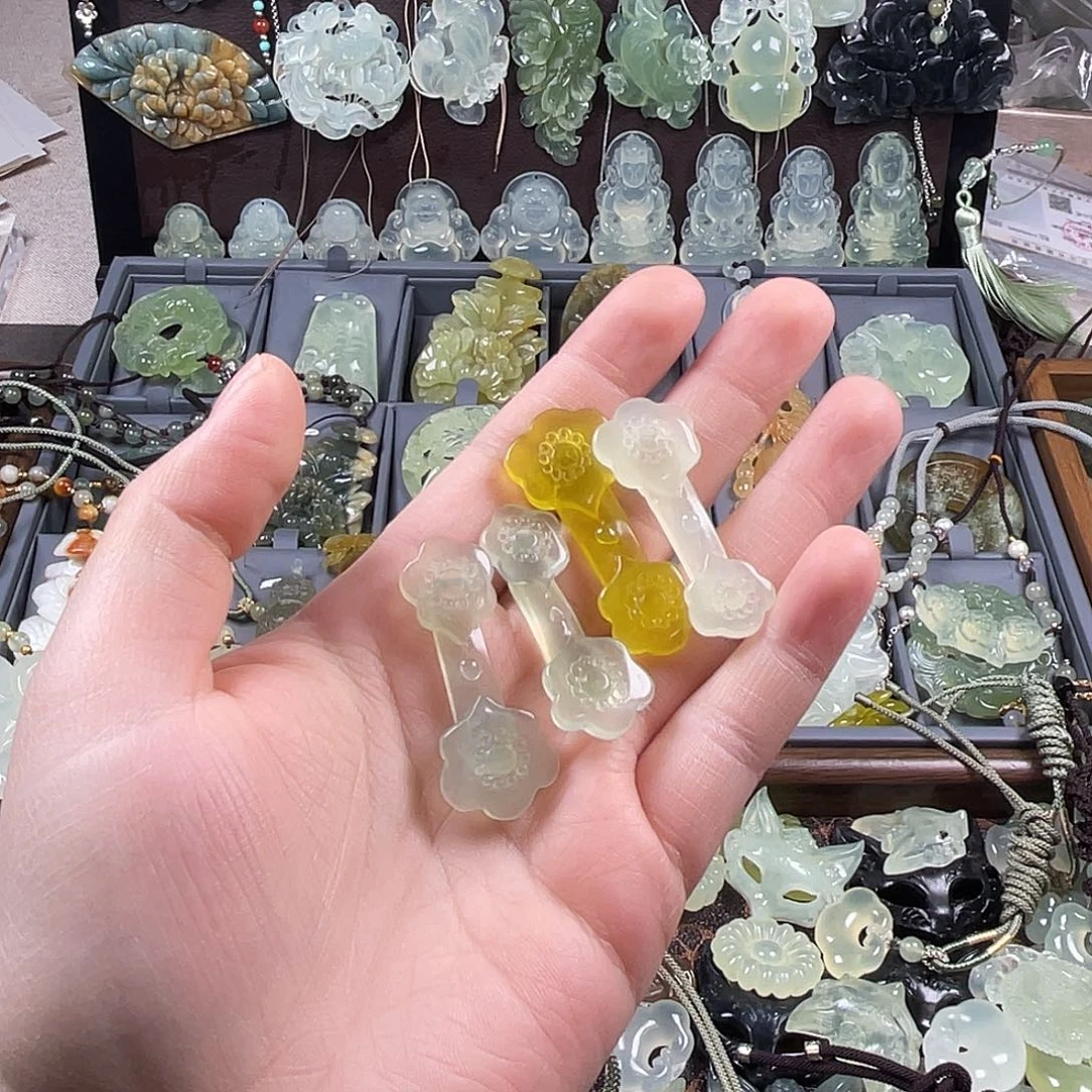 岫玉未镶嵌吊坠(赠链)