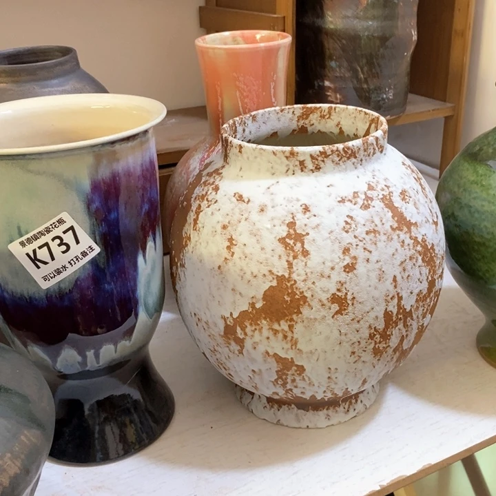 瓶景德镇陶瓷。景德镇陶瓷