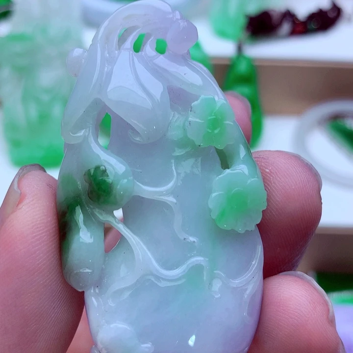 吊坠(不含链)未镶嵌翡翠