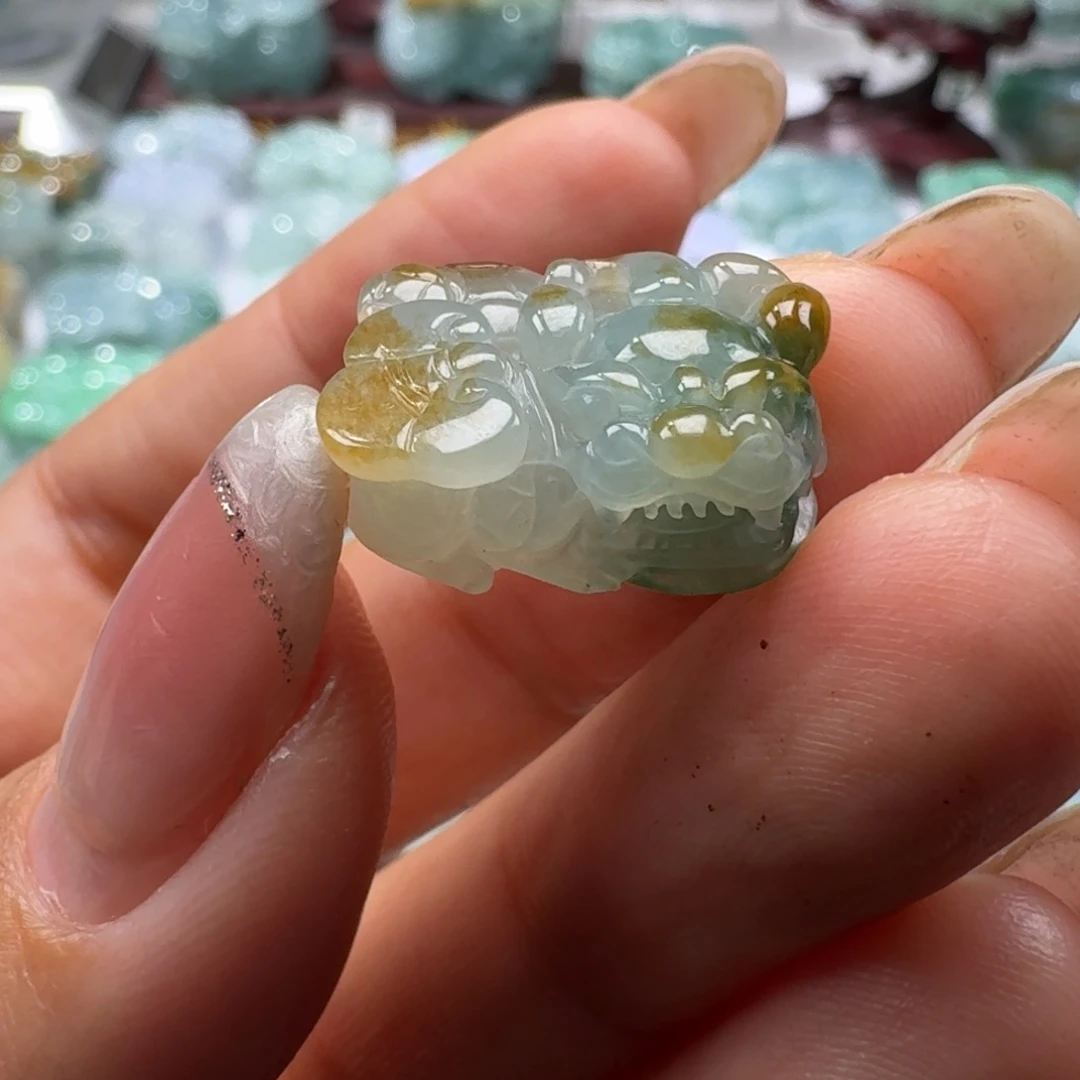 翡翠未镶嵌挂件貔貅