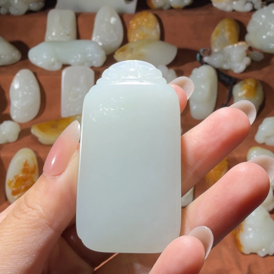 自***歌和田玉未镶嵌吊坠(不含链)