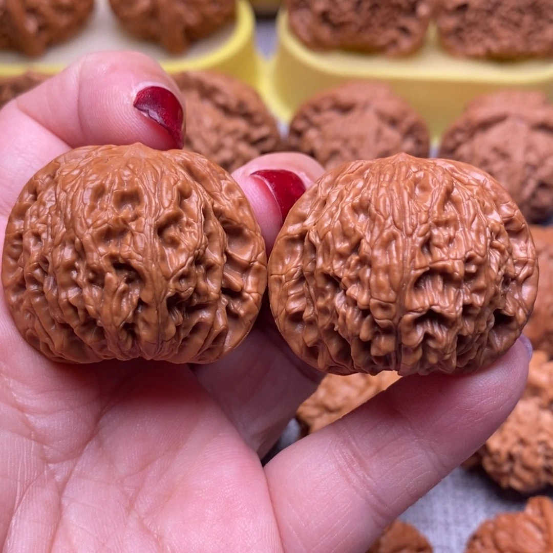 文玩核桃把件精品红皮正磨盘39尺