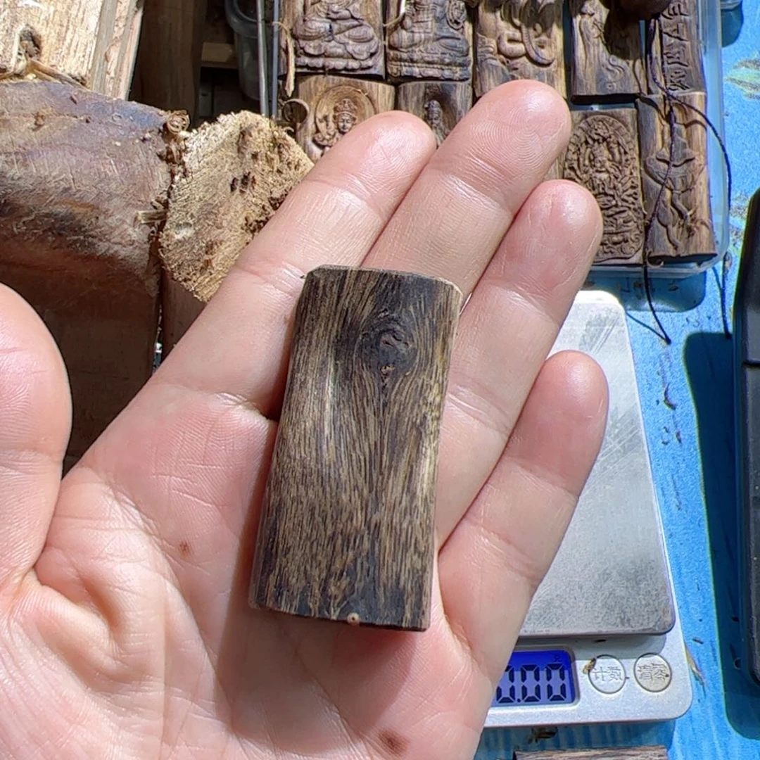 沉香吊坠白棋素牌8.8克