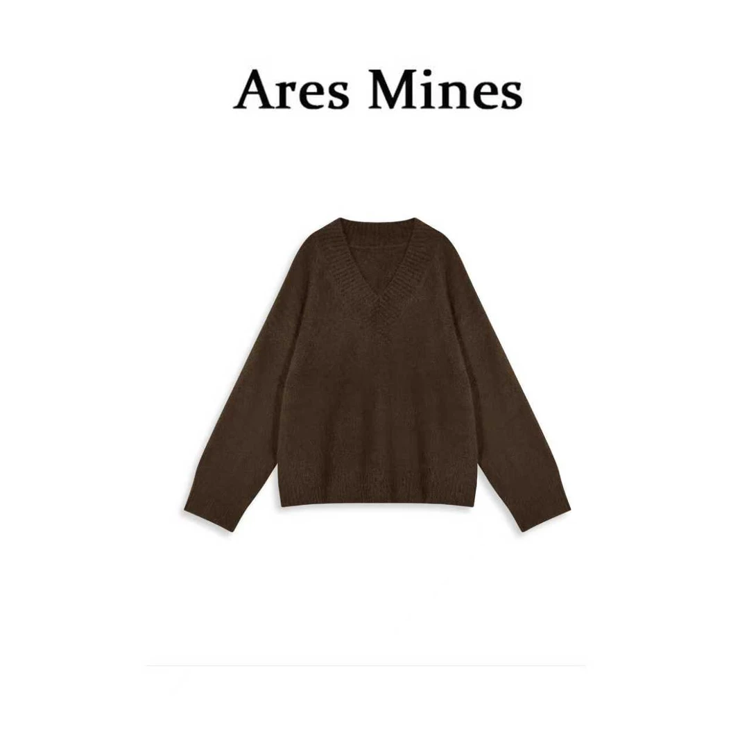 【盛朗熙Ares Mines】温柔相拥 极简设计感长袖浣熊V领针织毛衣女