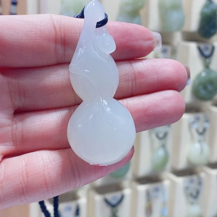 安***和田玉未镶嵌颈饰