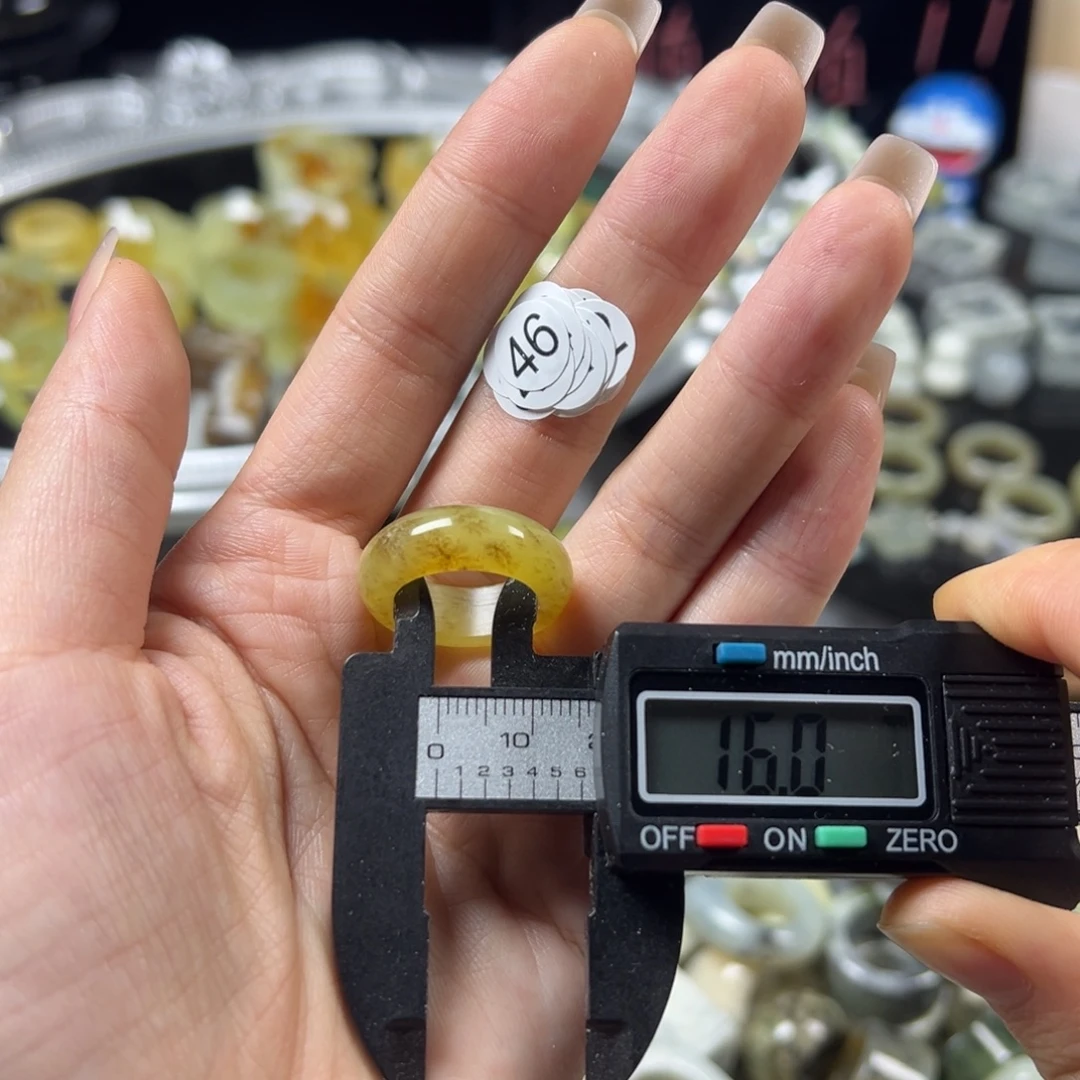 蛇纹石玉未镶嵌戒指