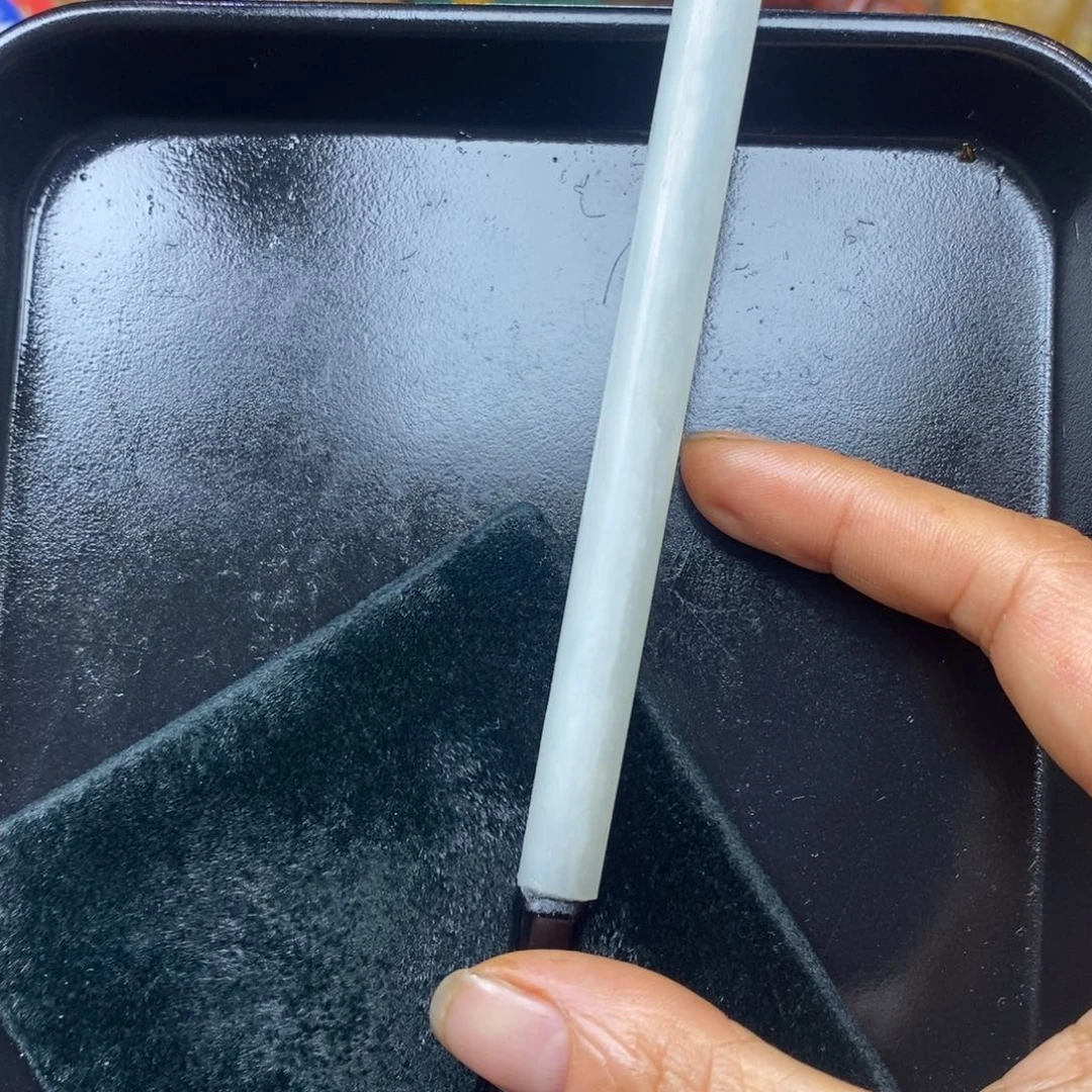 未镶嵌石英质玉（黄龙玉）颈饰
