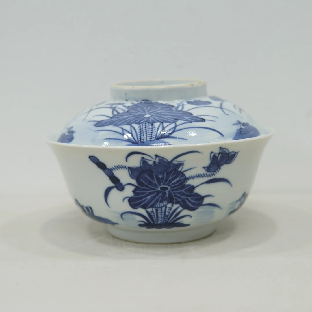 XG00123青花满池娇纹盖碗