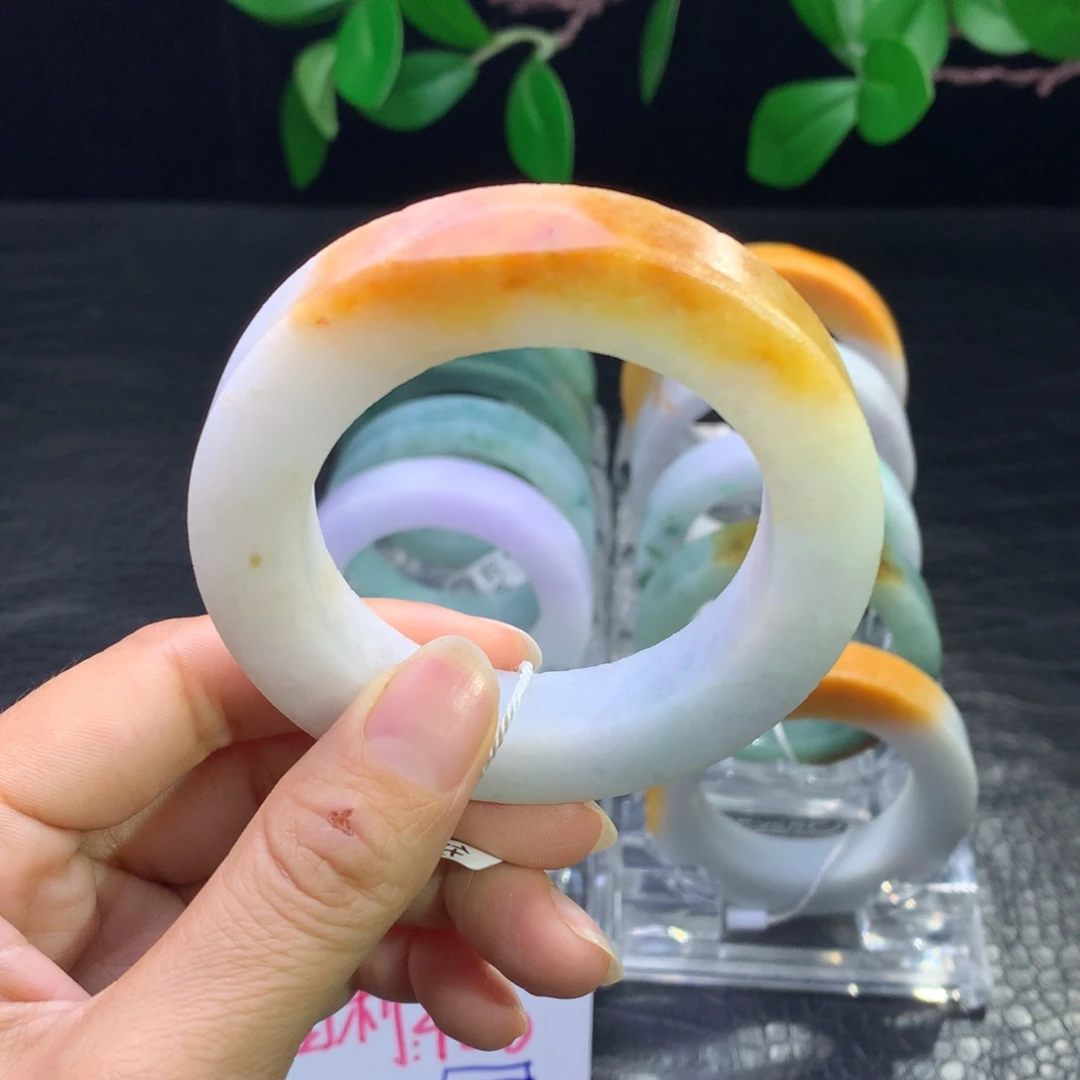 定制翡翠未镶嵌手镯