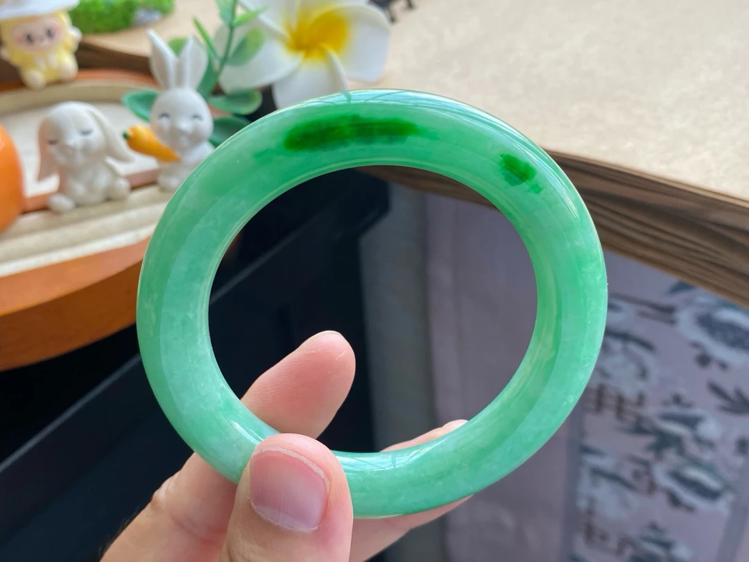 1004期满色飘辣绿圆条8892号53.6-11.1-10.6 满绿加辣绿的组合!