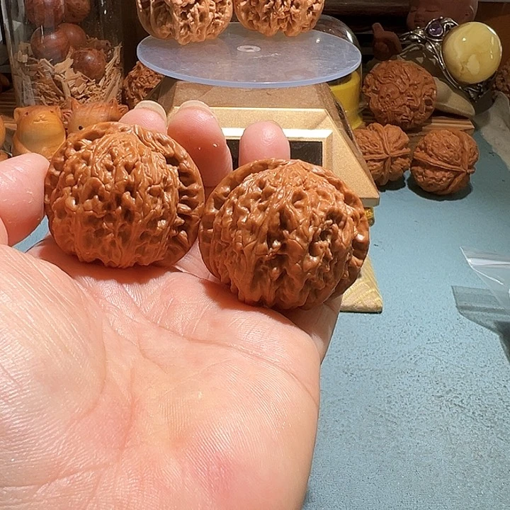 文玩核桃把件闷白42